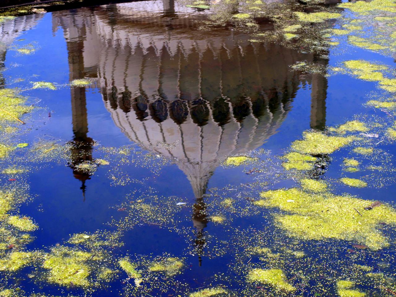Brighton Royal Pavilion in reflection